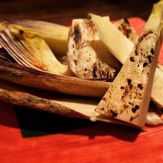 炭焼料理と日替わりの季節料理　各種（グランドメニューの他にオススメメニュー有）