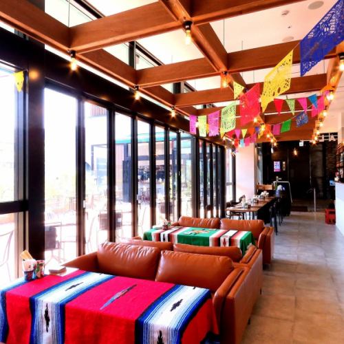 Inside the store in an open space ♪ Feel free to enjoy authentic Mexican