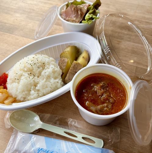 テイクアウト、スパイスカレー弁当