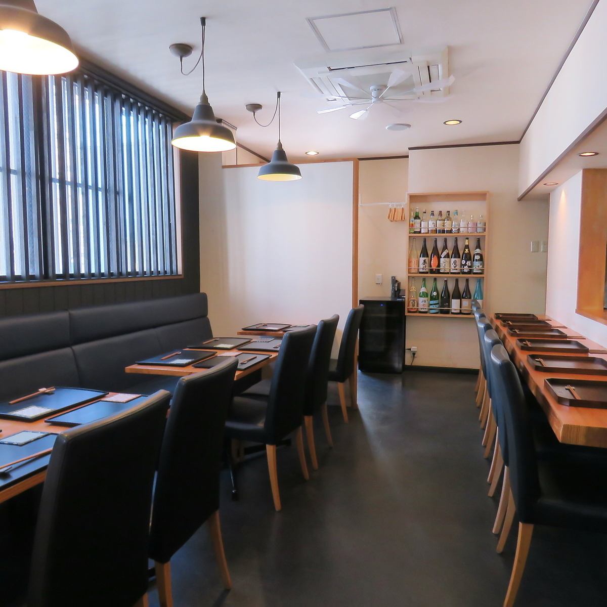 落ち着いた雰囲気の店内でお食事をお楽しみいただけます
