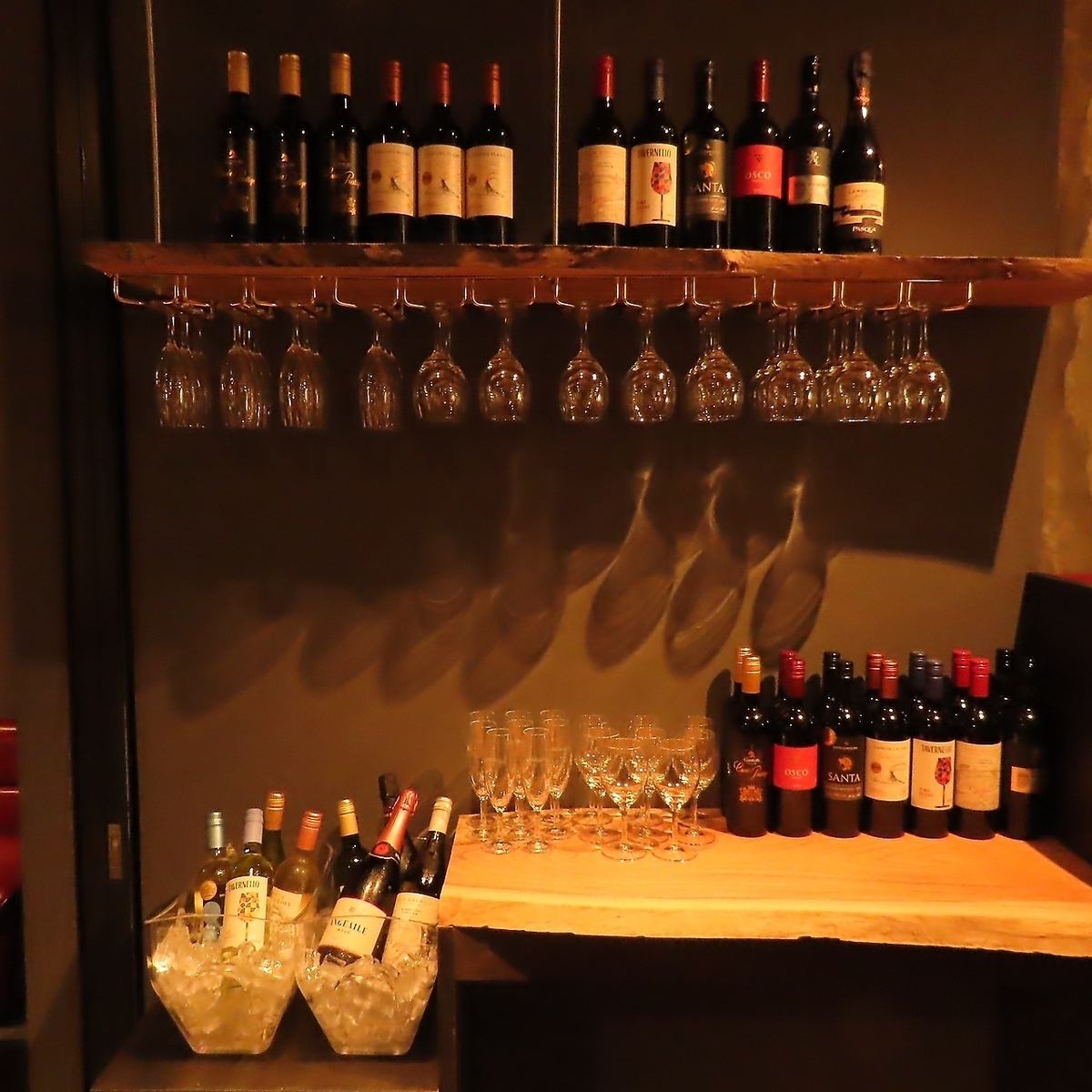 A wide selection of wines is available. Please choose your favorite from the wine buffet.