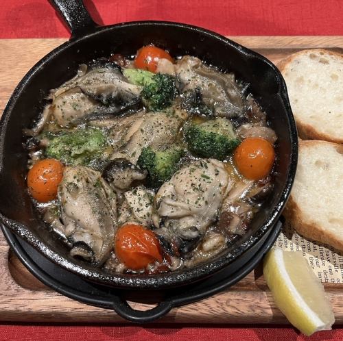 ◆牡蠣とブロッコリーのアヒージョ