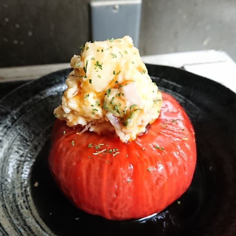 オリジナルアボカド料理から定番居酒屋メニューまで誰もが満足できる大人の居酒屋