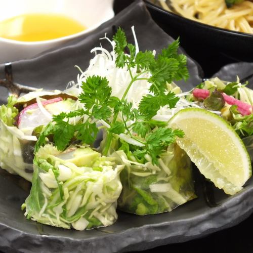 Raw spring roll of shrimp and avocado