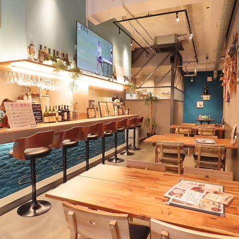 貸切も可能な店内は広々ゆったりとお寛ぎ頂ける空間をご用意!