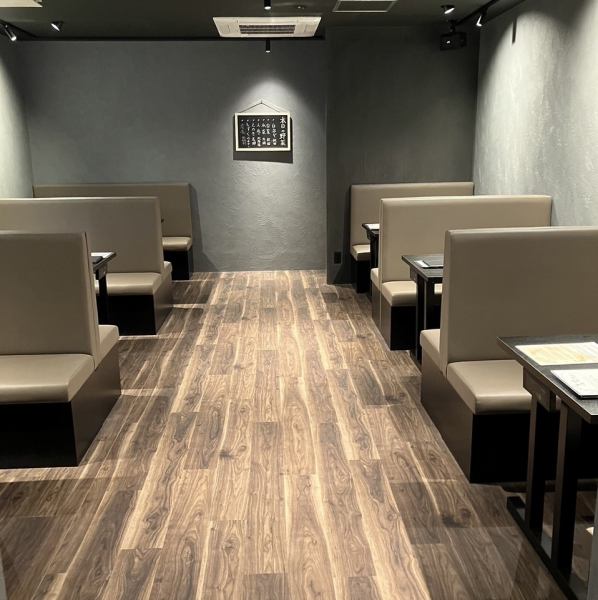 当店では、貸切につきましては、15名から30名様まで対応しております。各種宴会にも最適なスペースをご用意しており、楽しいひとときをお過ごしいただけます。大人数での集まりや特別なイベントにも柔軟に対応いたしますので、ぜひお気軽にお問い合わせください。皆様のご来店を心よりお待ちしております。