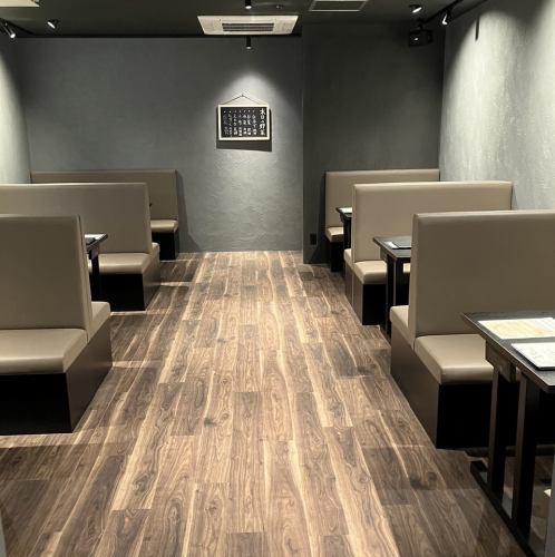 <p>当店では、貸切につきましては、15名から30名様まで対応しております。各種宴会にも最適なスペースをご用意しており、楽しいひとときをお過ごしいただけます。大人数での集まりや特別なイベントにも柔軟に対応いたしますので、ぜひお気軽にお問い合わせください。皆様のご来店を心よりお待ちしております。</p>