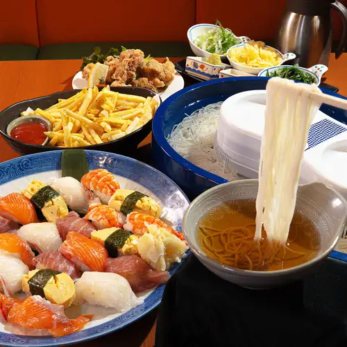 【夏限定！】ぐるぐる回る流しそうめん食べ放題♪