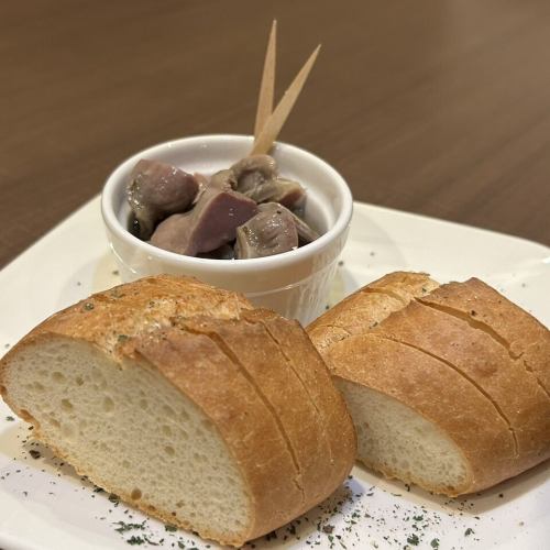 配鸡胗法棍面包