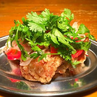 Yuzu's specialty! Deep-fried peach bird Momo! [Thai-style tomato pacchi] 3 pieces