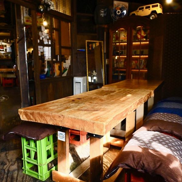 We have private rooms available for up to 10 people in a restaurant that exudes the warmth of the Showa era.You can enjoy a relaxing banquet in a completely private space.It's also perfect for those who want to have the place to themselves ♪ Use of private rooms is limited to customers who make a course reservation.If you would like to use a private room, please contact us by phone. [Welcome/farewell party/private room]