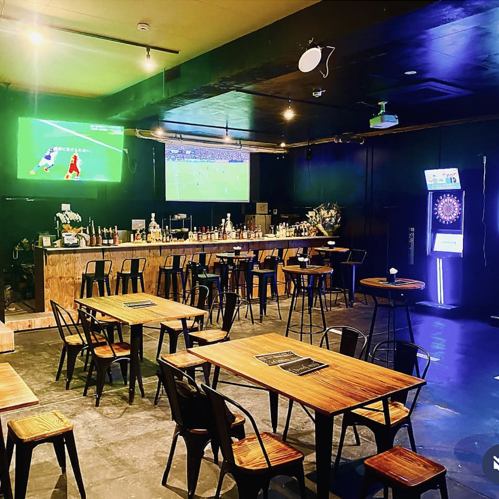 スポーツ観戦も出来き、美味しいお酒、料理を飲みながらダーツができるお店