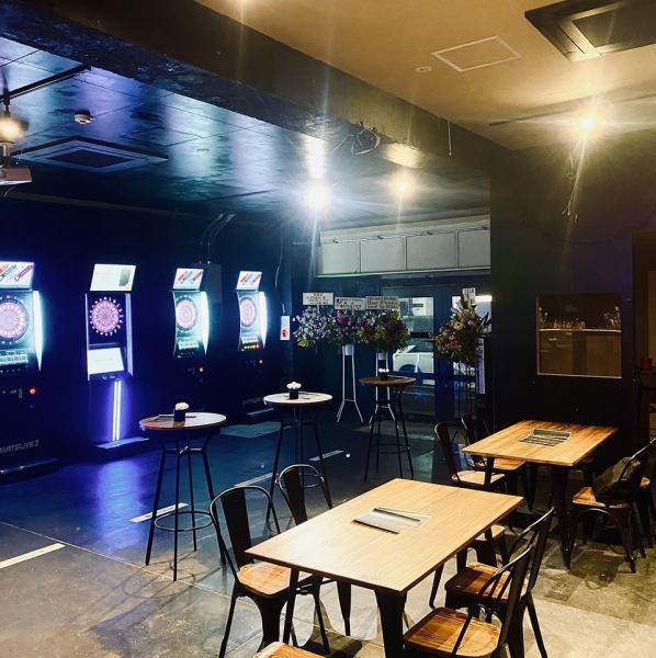 遊んで飲める！みんなで楽しめるエンタメ空間◎スタイリッシュな店内で、ドリンク片手にダーツを楽しめる当店。スポーツ観戦しながらの乾杯はもちろん、みんなで盛り上がれるダーツ！初心者も気軽に楽しめるので、初めての方も安心♪仕事帰りの一杯、友人との飲み会、デートにもおすすめ！