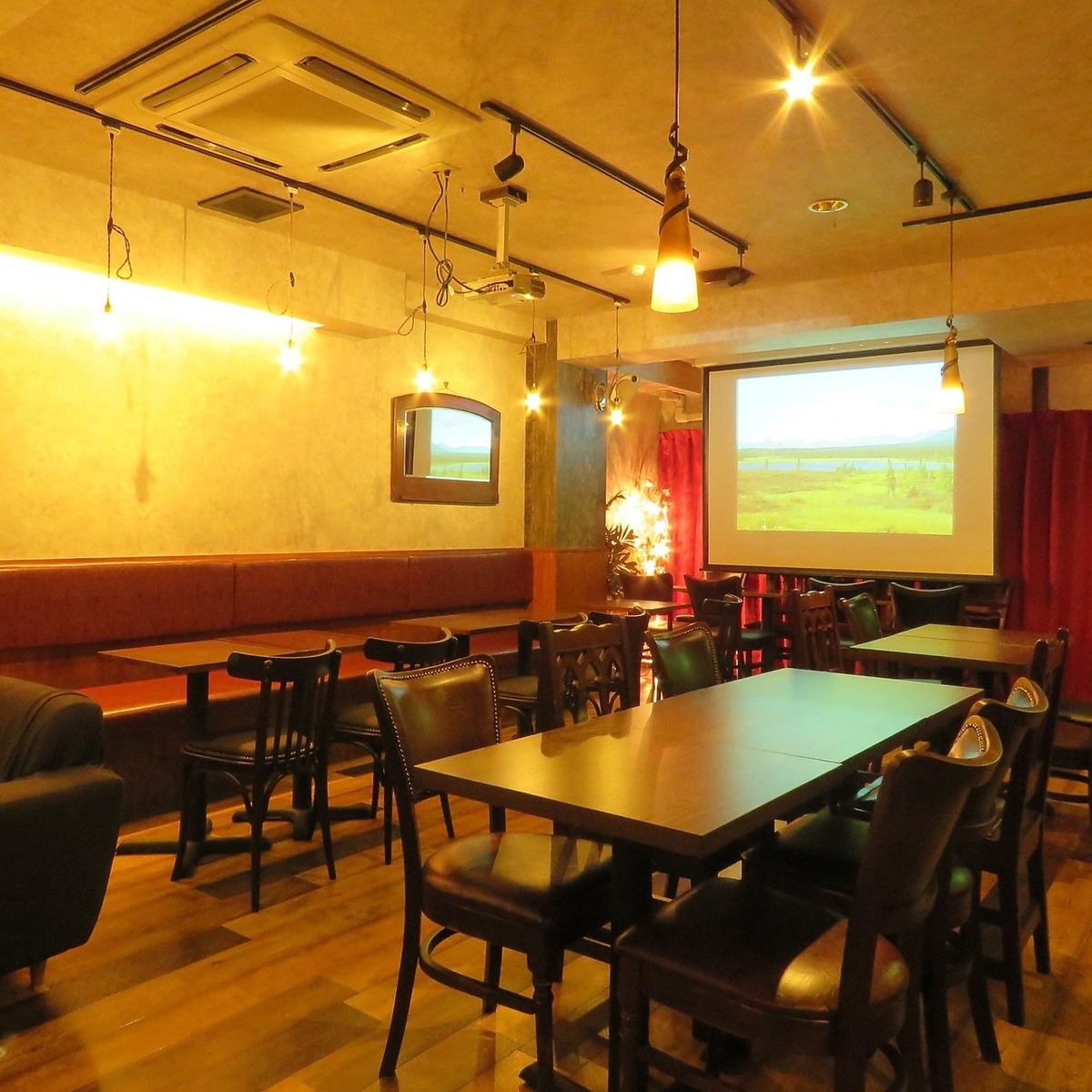 Available for 25 people on weekdays and 30 people on weekends.