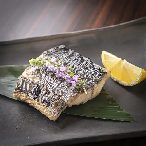 国産備長炭で旬の食材を香ばしく焼き上げた、炭火香るこだわりのおすすめ一皿