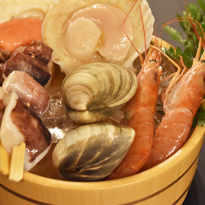 刺身、浜焼き、牡蠣はもちろん単品メニューも揃ってます♪