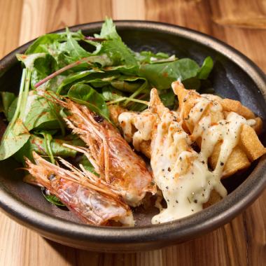 【サクサク食感と口に広がるエビの風味♪】見た目も愉しい創作逸品「ひきこもりエビマヨ」は880円(税込)◎