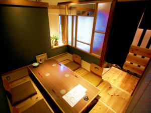 [2nd floor] It is a sunken kotatsu seat with a legless chair.