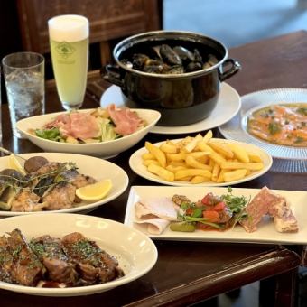 スペアリブビール煮込み、串焼き料理などを楽しめるコースに樽生ハートランド含む飲み放題