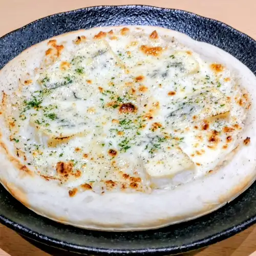 Quattro Formaggi Pizza