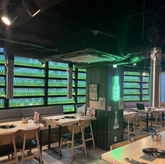 Enjoy exquisite Korean cuisine at a high-quality banquet table.