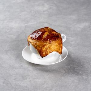 冬季限定！パイ包みのパンプキンスープ