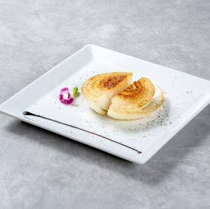 新玉ねぎの鉄板焼き