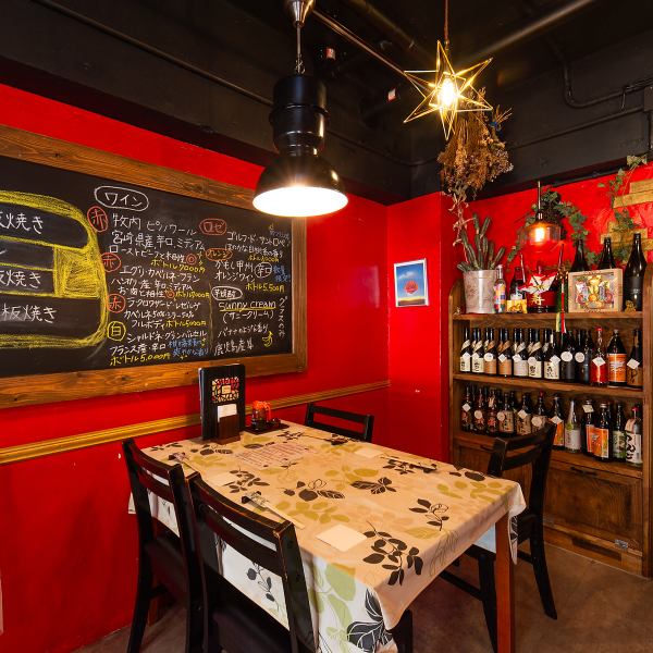 広々とした店内は、お客様ご自身で自由に装飾を施していただけるため、各種パーティーにも最適な空間です◎周りを気にすることなく、オリジナリティあふれる貸切パーティーをお楽しみいただけます。着席時は最大28名様、立食時は最大40名様までご利用可能ですので、会社の宴会など様々なシーンでご活用ください。