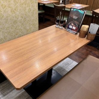 4名掛けのテーブル席【栄駅/矢場町/パルコ/PARCO/中華/宴会/ランチ/昼飲み/女子会/忘年会/居酒屋】