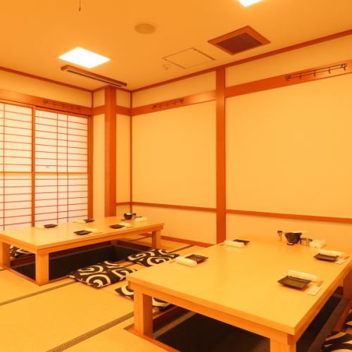 <p>느긋하게 파고 갓 테이블과 일본식 공간에서 보내실 수 있습니다.따뜻함을 느낄 수 있는 차분한 일본식 공간에서 요리를 즐길 수 있습니다.</p>