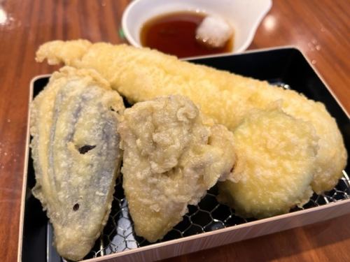 Conger eel tempura assortment (4 items)