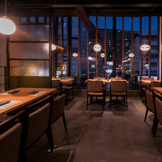 The interior is also a relaxing space ideal for chic, modern interiors based on Japanese, dinner with family and colleagues.Please eat delicious cuisine in the restaurant where everyone, boasted of its delicious dishes.