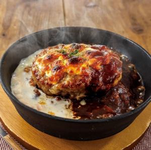 2種ソースのハンバーグドリア