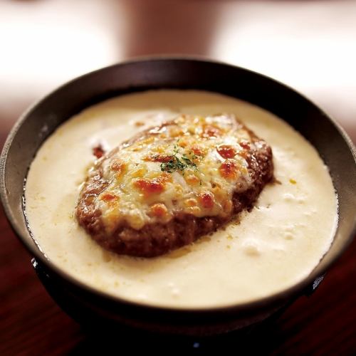 チーズフォンデュ風ハンバーグドリア