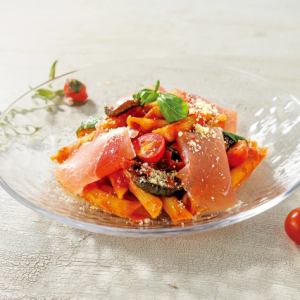 Cold short pasta with prosciutto and eggplant