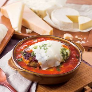 Tomato and mozzarella cheese hamburger doria