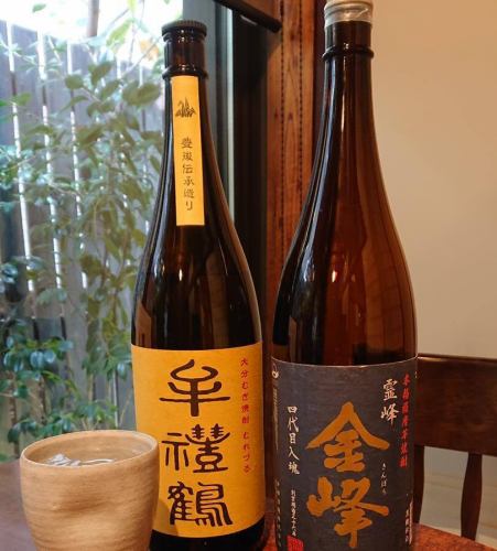 🌌 6/15 晚上：燒酒！大麥「Muretsuru」、馬鈴薯「Kinpo」、蕎麥麵「Keizan」和「Gouki」、以及itawasa🍶
晚餐還有「別品神戶」（1500日圓）和「Tororo蕎麥麵」（980日圓）！在內室✨

#禦影晚餐 #禦影中町蕎麥麵 #NadaSake
#京樂的御影晚餐