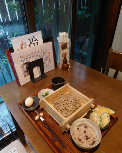 ☀️ 6/13 星期五午餐！
Beppin Kobe（1,500 日元）是一顿丰盛的餐点，包括京乐清汤（粗面条+冷汤，鸡蛋可选）、红米饭和蔬菜天妇罗。
山药味十足的“山药荞麦面”（980日元）！
在阳台上享受夏日微风🌬️或者在内室享用家庭午餐✨

#MikageLunch #MikageNakamachiSoba #KobeSoba #阪神Mikage站北侧 #MikageLunch的京乐SobaNoodles #HigashinadaLunch