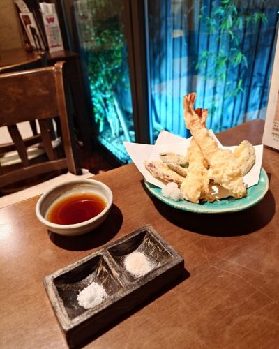 本日も多数のご利用をいただきましてありがとうございます。
おかげさまでそばの大多数が売り切れまして
早締めとなりました。
明日もがんばって蕎麦をうってまいりますので
またのご来店おまちしております！

#兵庫県 #神戸市 #東灘区 #阪神御影 #阪神御影駅北側 #御影坂 
#そば処御影峡洛 #御影ディナー #御影ディナーも峡洛で