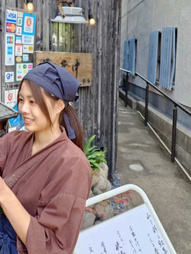 11/30（日）今日も11時から開店！

クリスマス仕様の店をしようと試行錯誤🎄 
久保田 萬寿 & 野口尚彦研究所等の日本酒もご用意しております。
座敷で鴨つけめん等いかがですか？

今日も11:00～21:00（L.O.）通し営業 
ランチからディナーまでいつでもどうぞ

#御影峡洛 #鴨つけめん #久保田萬寿 #クリスマス2025 #通し営業神戸 #MikageNakamachiSoba 
#阪神御影駅北側 #御影ランチで峡洛の蕎麦 #御影ランチ