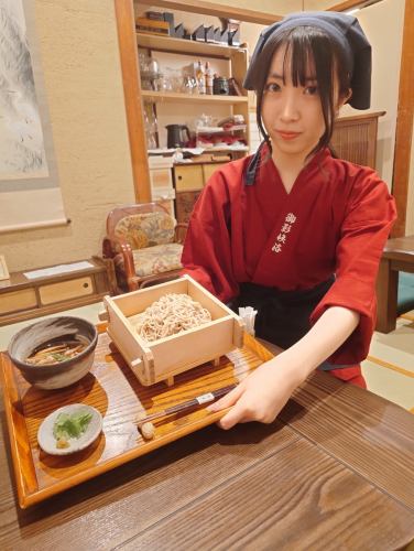 11/30（日）今日も11時から開店！

クリスマス仕様の店をしようと試行錯誤🎄 
久保田 萬寿 & 野口尚彦研究所等の日本酒もご用意しております。
座敷で鴨つけめん等いかがですか？

今日も11:00～21:00（L.O.）通し営業 
ランチからディナーまでいつでもどうぞ

#御影峡洛 #鴨つけめん #久保田萬寿 #クリスマス2025 #通し営業神戸 #MikageNakamachiSoba 
#阪神御影駅北側 #御影ランチで峡洛の蕎麦 #御影ランチ