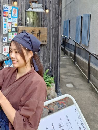 昨日の午後を休ませていただいた分というわけではないですが、
丹念に蕎麦をたくさん打ちました。
主な蕎麦粉に現在北海道産を使っておりますが、
新そばになり、益々ご賞味いただきたい一品です。
もちろん信州産のざるそばも！

#峡洛でお蕎麦の予定が臨時休業 #申し訳ありませんでした🙇 
#阪神御影駅北側 #御影坂 #御影ランチで峡洛の蕎麦