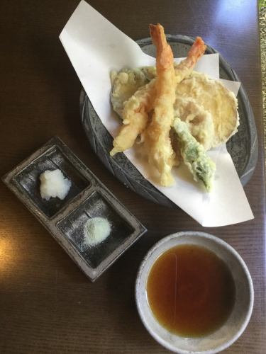 지금부터 미카게 협락

카운터에서 쿠보타를 꼬집다.
가장자리에서 튀김 모듬 바삭 바삭
찐 야채 샐러드 곁에서 먼지 건강

겨울 오후부터 밤까지
느긋하게 보내주세요.

21:00 LO 통해 영업 중 메밀 품절대로 종료

# 미카게 협회 # 쿠보타 # 튀김 # 찐 야채 샐러드 곁
# 미카게 디너도 협곡에서 # 한신 미카게 역 북쪽