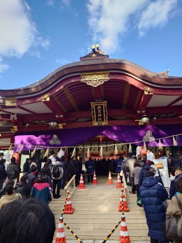 你们都去过东嘉惠比寿了吗?
今天是个好日子。
我今天去是因为看起来明天和后天会很拥挤。
如果你买了竹子之类的东西,就必须直接返回目的地。
我不知道这是真是假。
在此之前,你需要吃点东西喝点水。
已经安全返回的各位,请好好休息。
你想去荞麦面馆喝杯茶吗?
令我惊讶的是,里面也不拥挤。
我们还有用咖啡店咖啡豆冲泡的咖啡和香茶。
想来就来吧😊️
#阪神御影站北侧#御影坂#荞麦面餐厅御影京乐#御影咖啡厅
#十日惠比寿