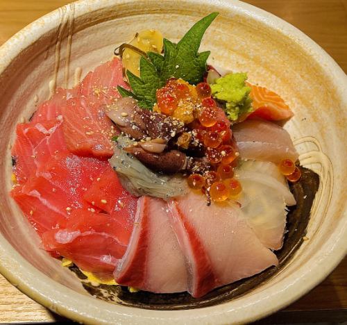 This tuna seafood bowl