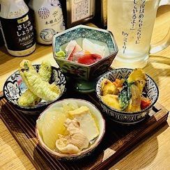 お昼限定！ちょい呑みに最適！1ドリンク付★日替わりおばんざい2種+お造り+揚げ物で1320円