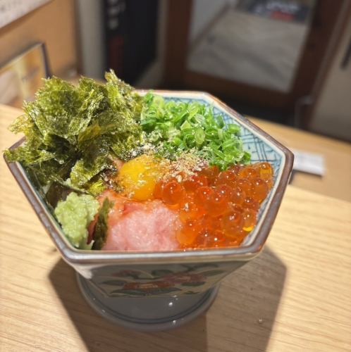 一口で幸せ!ネギトロいくらユッケ