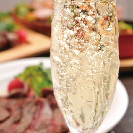 ★【７・８月限定飲み放題イベント】スパークリングも飲める　90分飲み放題 1,800円(税込)