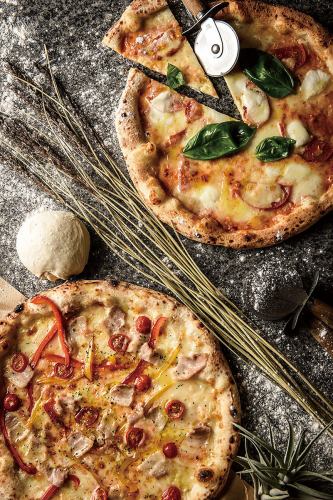 我们的特色菜：耐嚼的那不勒斯披萨