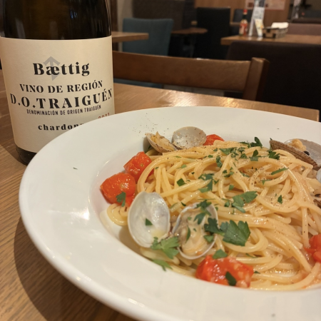 ボンゴレビアンコ　×ベティックヴィーノ デ リージョン シャルドネ